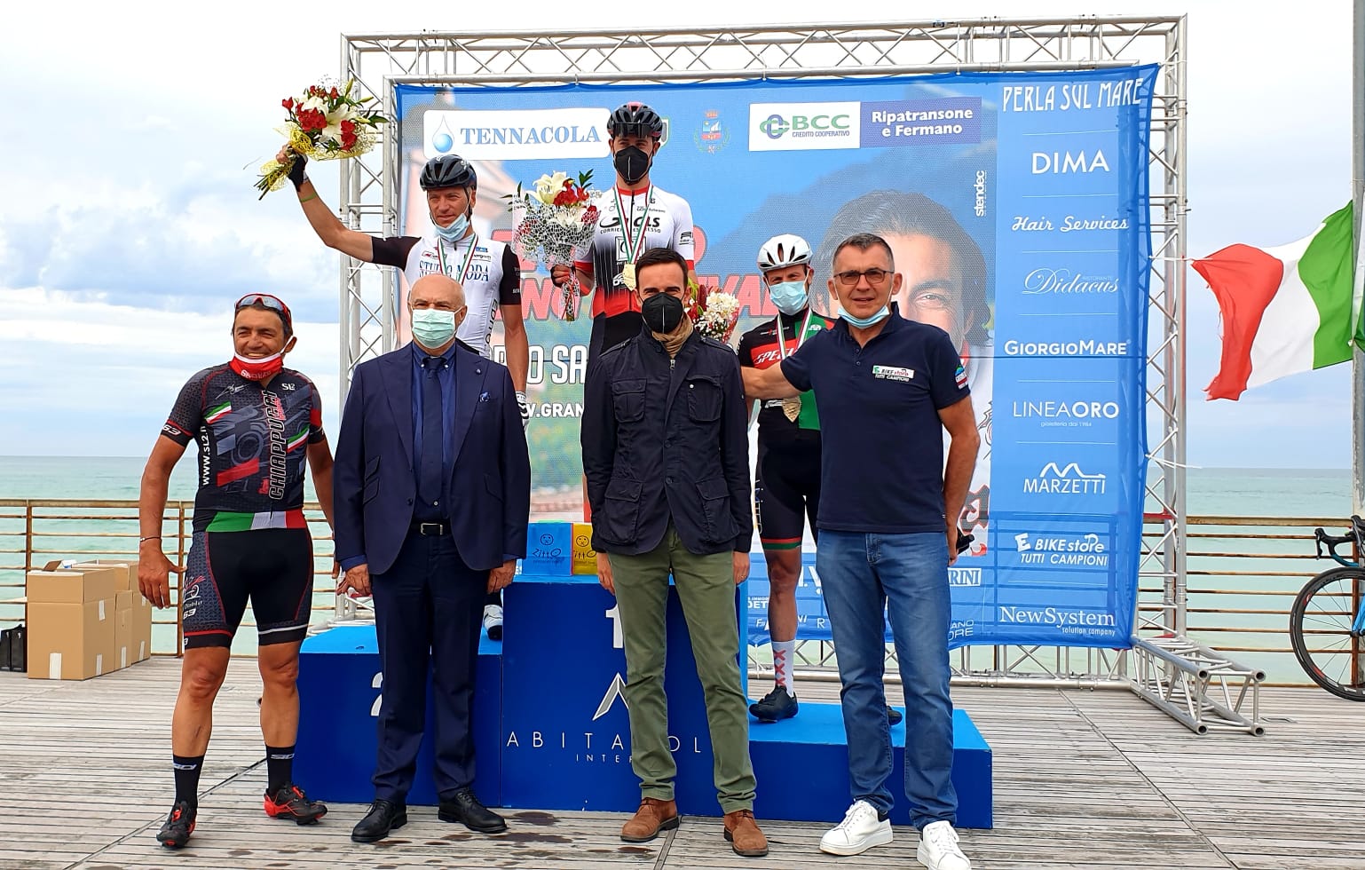 Podio Uomini della Gran Fondo Città di Porto Sant'Elpidio 2021 El Diablo Cycling Festival con Fedele D'Andrea e Marcucci
